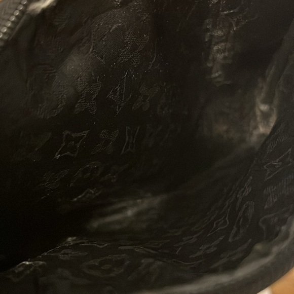 Just bag. Has no code or label inside so not sure - Picture 5 of 5